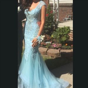 COPY - I am selling a 2016 Sherri Hill Gown